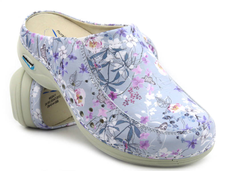 Bequeme medizinische Damen-Flip-Flops aus Leder – Nursing Care WG4AF18, lila mit Blumen