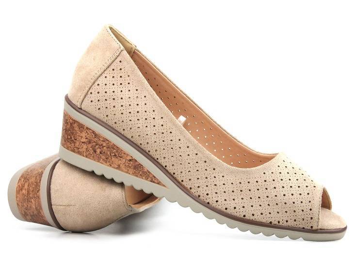 Durchbrochene Keilabsatzschuhe für Damen – Potocki 23-12063, beige