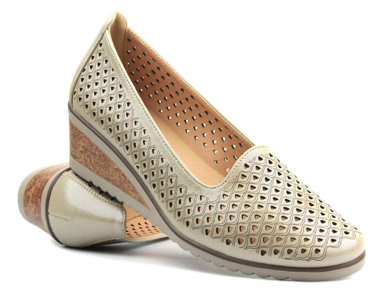 Durchbrochene Keilabsatzschuhe für Damen – Potocki 24-12018, beige