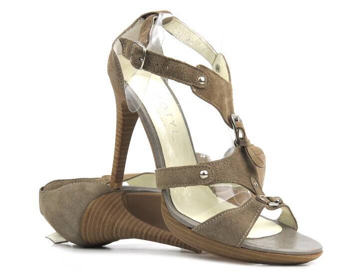 Leder-Sandalen mit hohen Absätzen Kotyl 387, beige