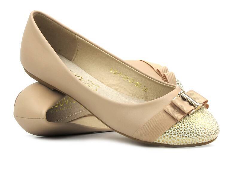 Leichte Ballerinas VESUVIO S15-F-LP-07, beige mit dekorativer Spitze