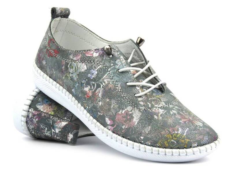 Bequeme Damenschuhe im sportlichen Stil - Helios 1305, weiße Blumen